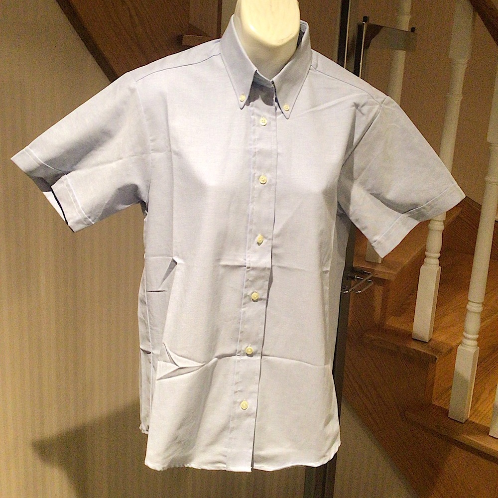 NWOT Forsyth short sleeve front button down shirt